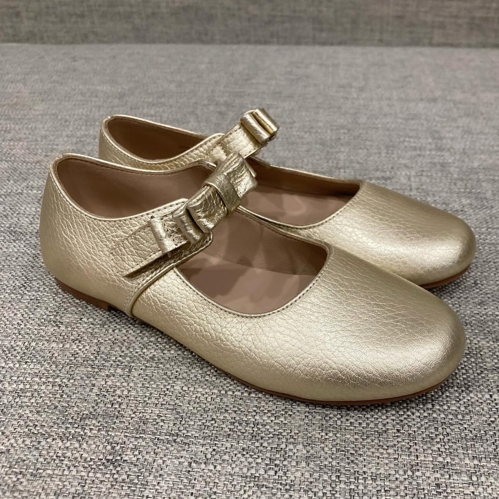 Elephantito big girls size 1 VVVGUC gold dress shoes